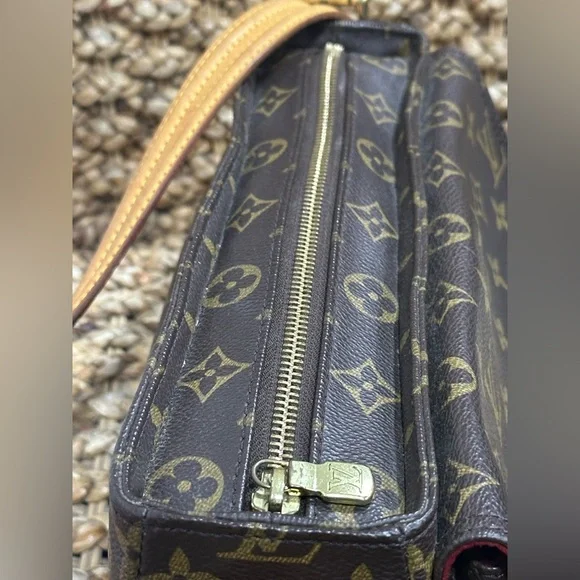 Louis Vuitton Viva Cite MM‎ - Picture 8 of 14